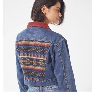 Urban Outfitters Timber Creek Western Denim
Cropped Corduroy jacket